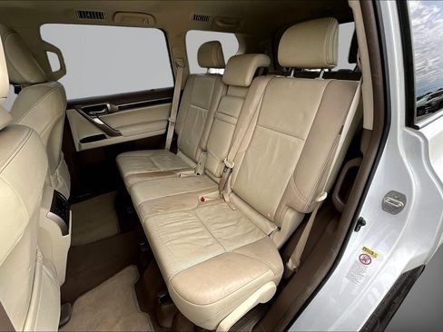 Used 2017 Lexus GX 460 Premium w/ Premium Package AWD/4WD image 22