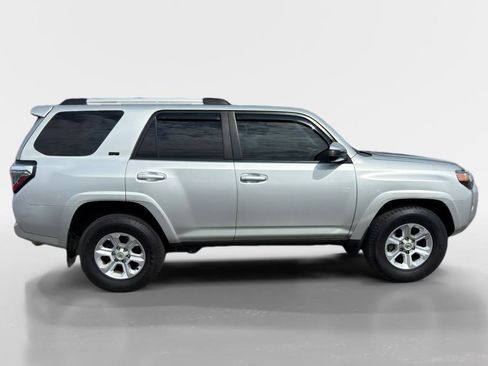 Used 2022 Toyota 4Runner SR5 RWD image 6