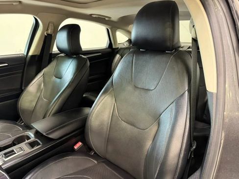 Used 2019 Ford Fusion Titanium image 23