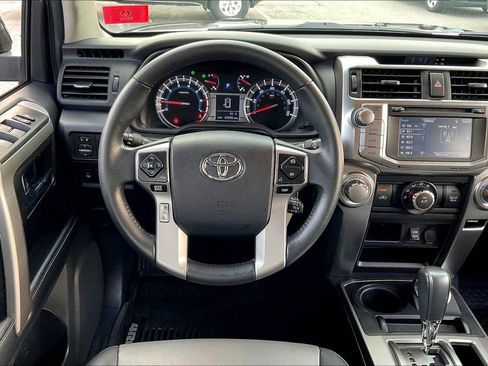 Used 2019 Toyota 4Runner SR5 Premium image 17