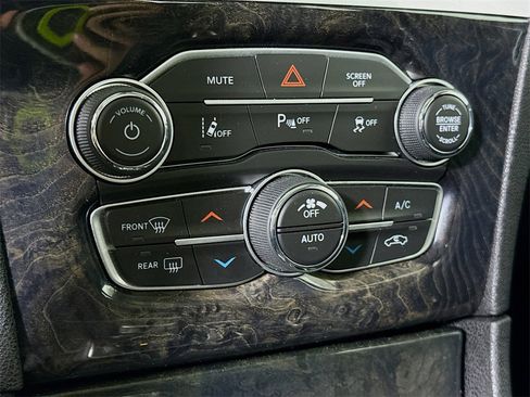 Used 2023 Chrysler 300 Touring L w/ Popular Equipment Group image 10