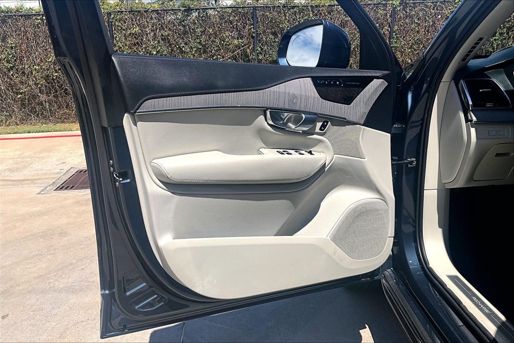 Certified 2024 Volvo XC90 T8 Ultimate w/ Protection Package Premier AWD/4WD image 17