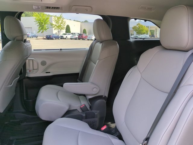 New 2026 Toyota Sienna XLE AWD/4WD image 14