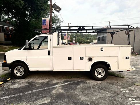 Used 2015 GMC Savana 3500 RWD image 11