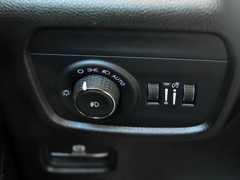 Used 2024 Jeep Grand Cherokee L Limited w/ Luxury Tech Group II image 40