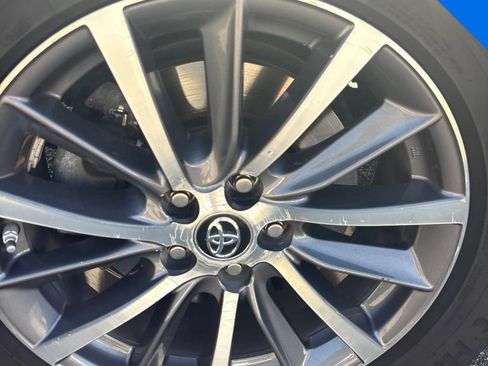 Used 2017 Toyota Highlander XLE AWD/4WD image 10