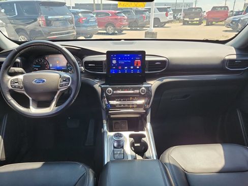 Used 2022 Ford Explorer Limited w/ Equipment Group 301A AWD/4WD image 10