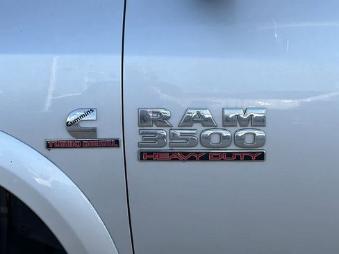 Used 2018 RAM 3500 Laramie w/ Convenience Group image 10