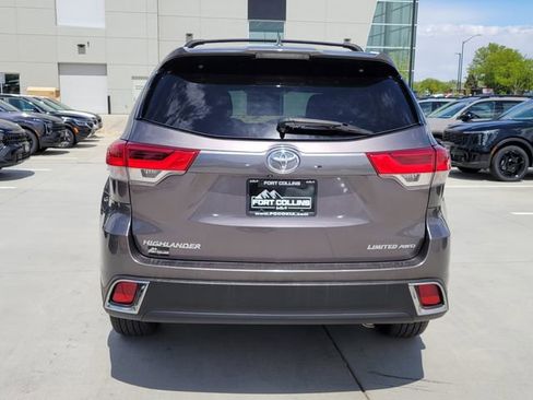Used 2019 Toyota Highlander Limited AWD/4WD image 4
