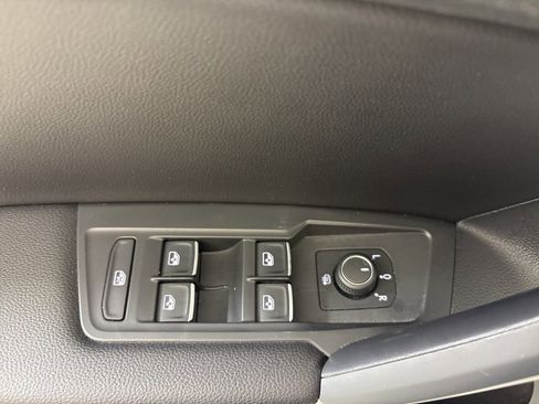 Used 2020 Volkswagen Tiguan SE R-Line image 17