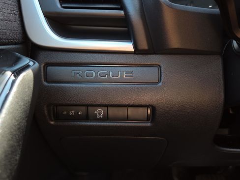 Used 2023 Nissan Rogue S FWD image 24