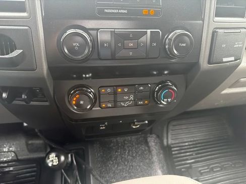 Used 2019 Ford F550 4x4 Regular Cab Super Duty w/ XL Value Package image 15