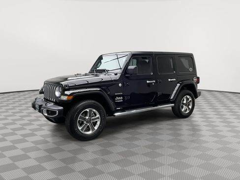 Used 2022 Jeep Wrangler Unlimited Sahara w/ Cold Weather Group AWD/4WD image 35