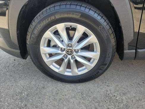 Certified 2023 Toyota Corolla Cross LE FWD image 24