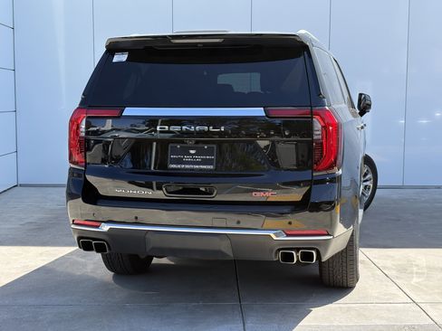 Used 2025 GMC Yukon XL Denali AWD/4WD image 6