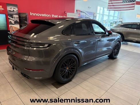 Used 2026 Porsche Cayenne GTS AWD/4WD image 5