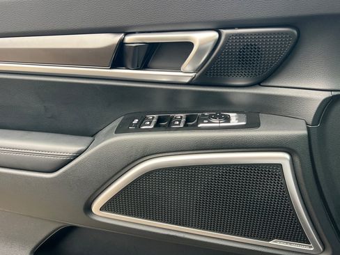 Certified 2025 Kia Telluride S image 11