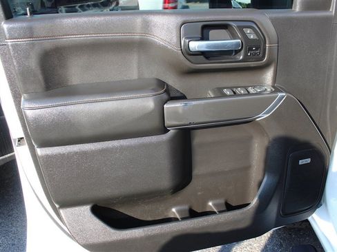 Used 2020 GMC Sierra 3500 AT4 w/ AT4 Premium Package AWD/4WD image 17