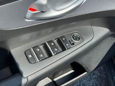 Used 2023 Kia Forte LXS image 12