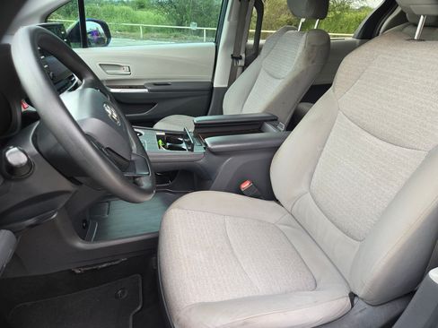 Used 2022 Toyota Sienna LE FWD image 10