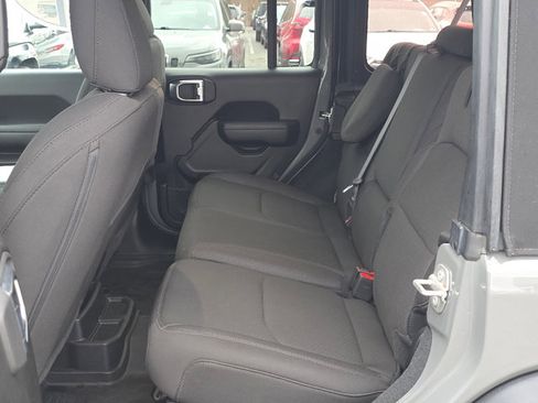 Certified 2023 Jeep Wrangler Unlimited w/ Cold Weather Group image 29