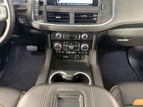 Used 2023 GMC Yukon AT4 w/ AT4 Premium Package AWD/4WD image 17