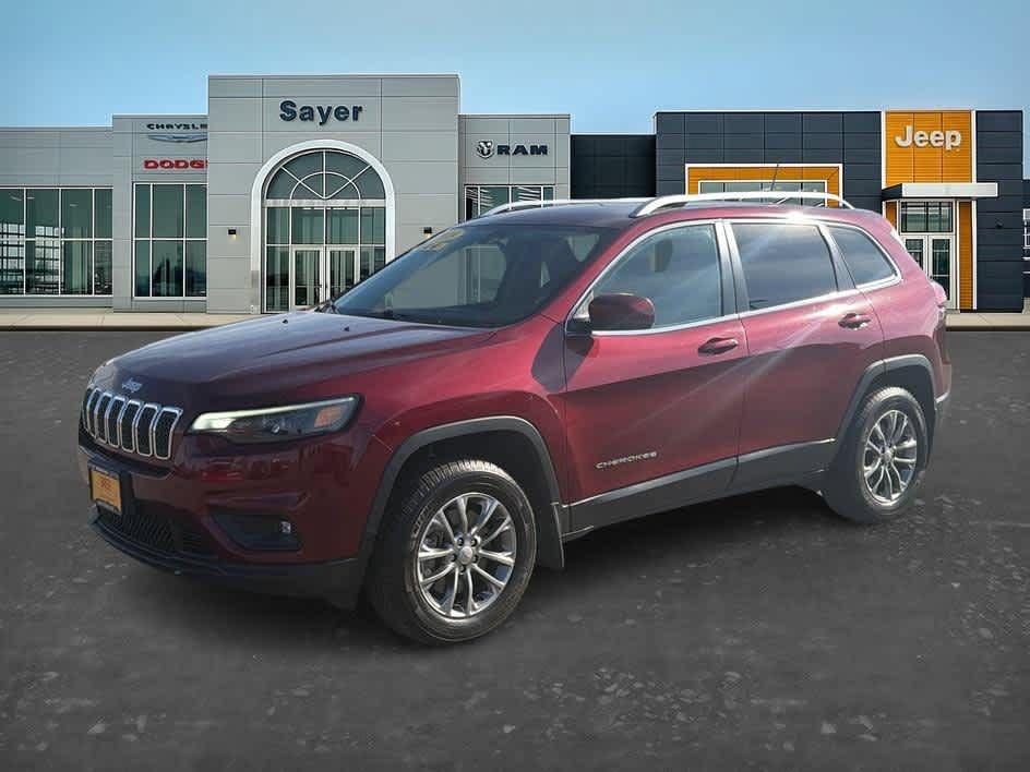 Used 2019 Jeep Cherokee Latitude Plus w/ Cold Weather Group AWD/4WD image 3