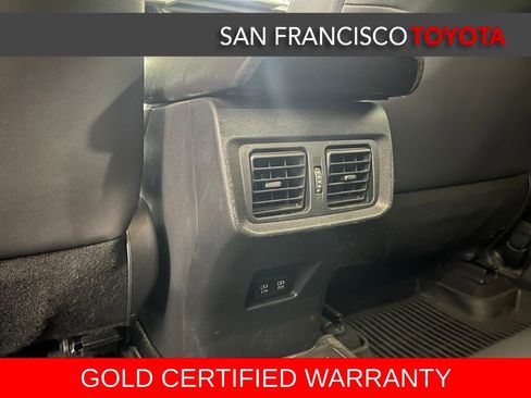 Certified 2021 Toyota Venza XLE image 17