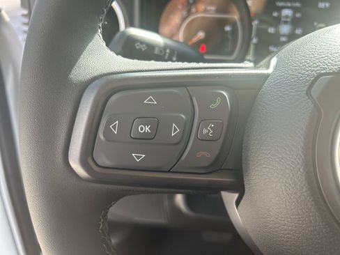 New 2025 Jeep Gladiator Sport image 15