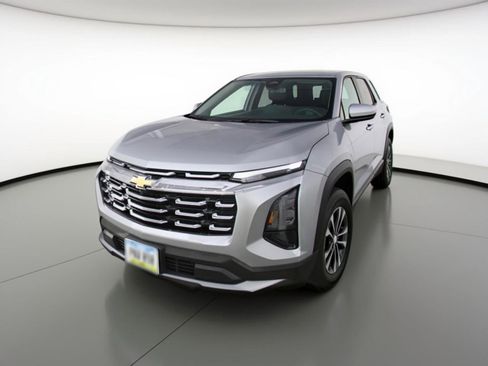 Used 2025 Chevrolet Equinox LT image 3