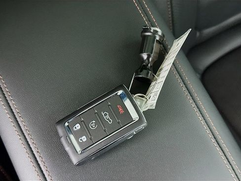 New 2026 Jeep Cherokee Overland image 19