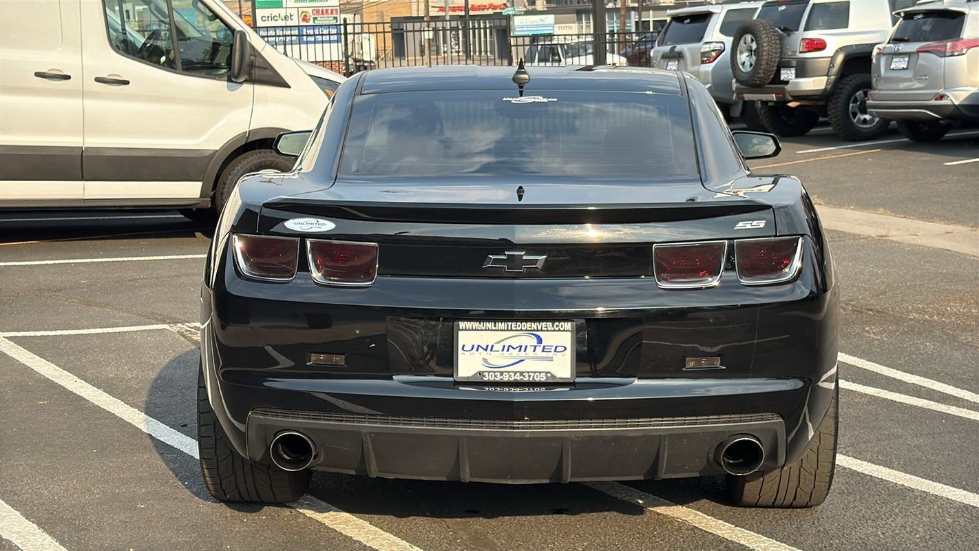 Used 2010 Chevrolet Camaro SS RWD image 4