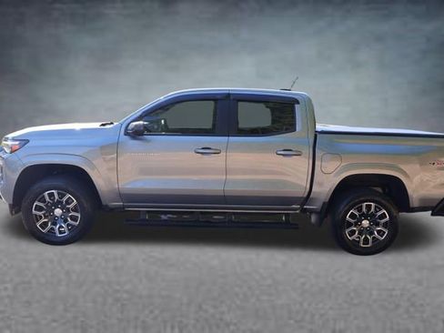 Used 2024 Chevrolet Colorado LT w/ LT Convenience Package III AWD/4WD image 4