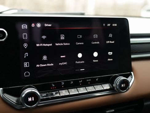 Used 2023 GMC Canyon AT4 image 15