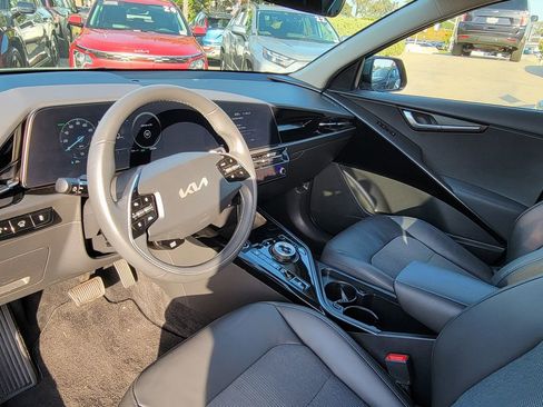 Used 2023 Kia Niro Wind FWD image 9