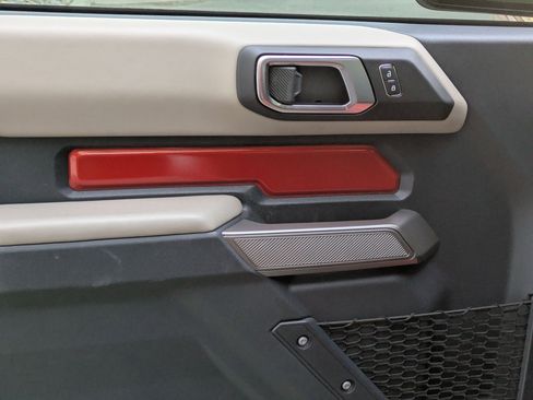 Used 2023 Ford Bronco Wildtrak image 13