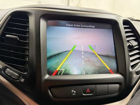Used 2015 Jeep Cherokee Limited AWD/4WD image 19