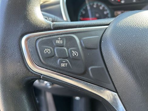 Used 2018 Chevrolet Equinox LT image 19