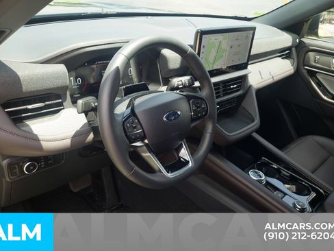 Used 2026 Ford Explorer Platinum w/ LUX Leather Package AWD/4WD image 15