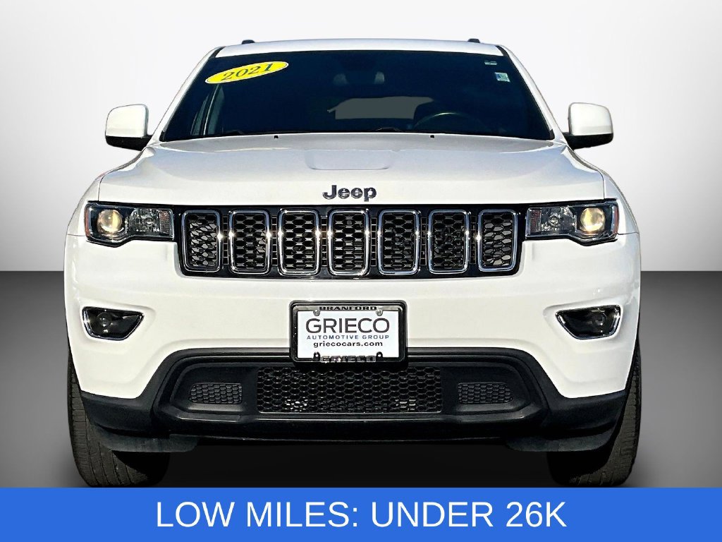Used 2021 Jeep Grand Cherokee Laredo AWD/4WD image 2