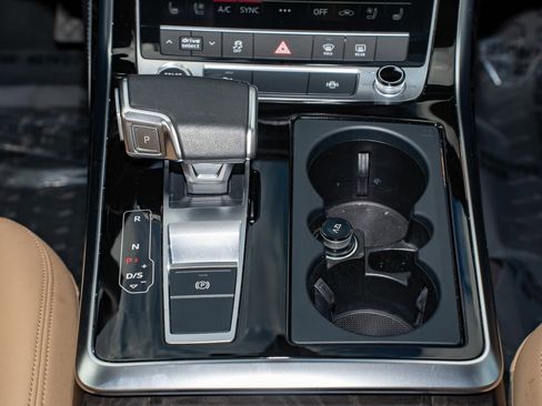 Used 2023 Audi Q8 Premium Plus w/ Premium Plus Package image 24