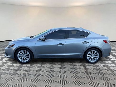 Used 2017 Acura ILX FWD image 4