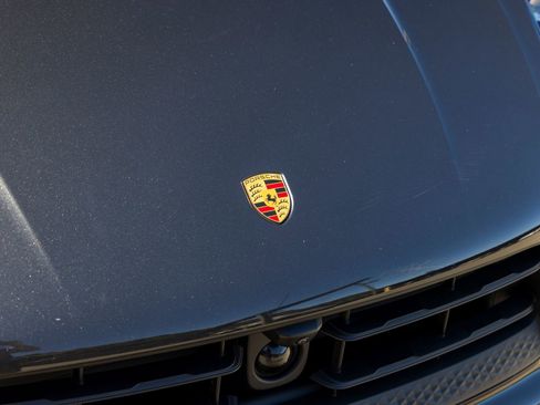 Used 2023 Porsche Macan Turbo image 16