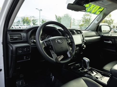 Certified 2024 Toyota 4Runner TRD Off-Road Premium w/ Moonroof Package AWD/4WD image 11