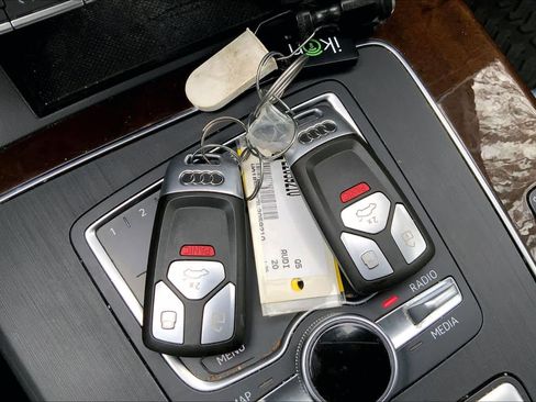 Used 2020 Audi Q5 2.0T Premium Plus image 14