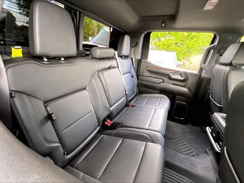 Used 2024 Chevrolet Silverado 1500 LT Trail Boss w/ LT Trail Boss Premium Package image 20