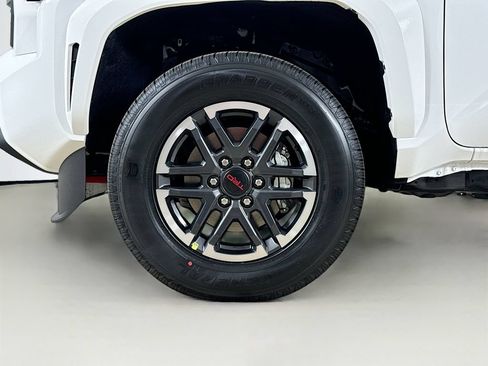 Certified 2025 Toyota Tacoma TRD Sport AWD/4WD image 25