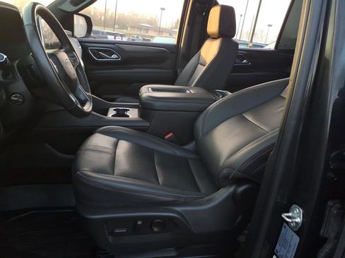 Used 2022 Chevrolet Tahoe RST w/ Sport Performance Package image 16