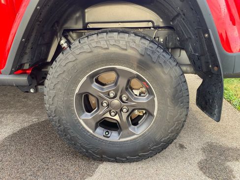 Used 2021 Jeep Gladiator Rubicon AWD/4WD image 13