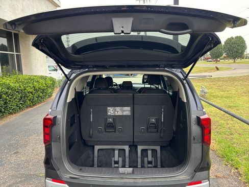 Used 2026 Kia Carnival FWD image 33